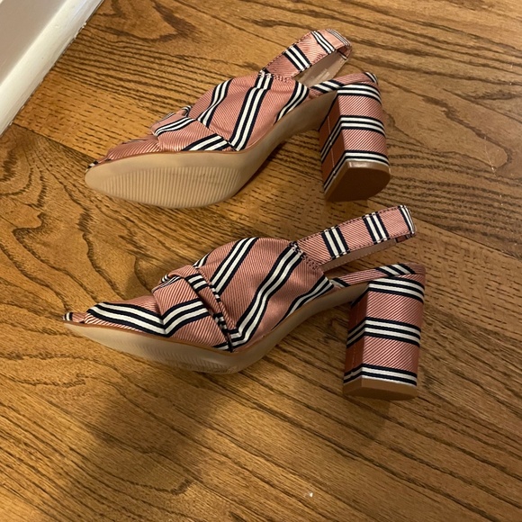 Barbiecore heels with attitude - Picture 3 of 8